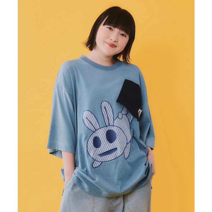 サックス | ポケットからこぼれウサギ アップリケTシャツ | ScoLar