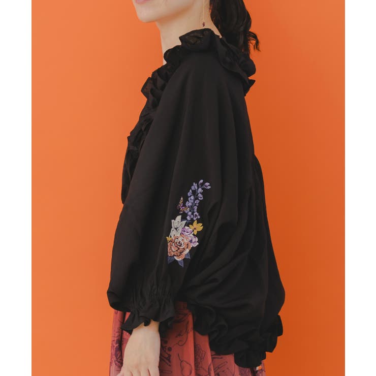 iS ScoLar - iS ScoLar 花蝶刺繍 フリルボレロカーディガン 551240：花蝶刺繍 フリルボレロカーディガンの通販-ScoLar