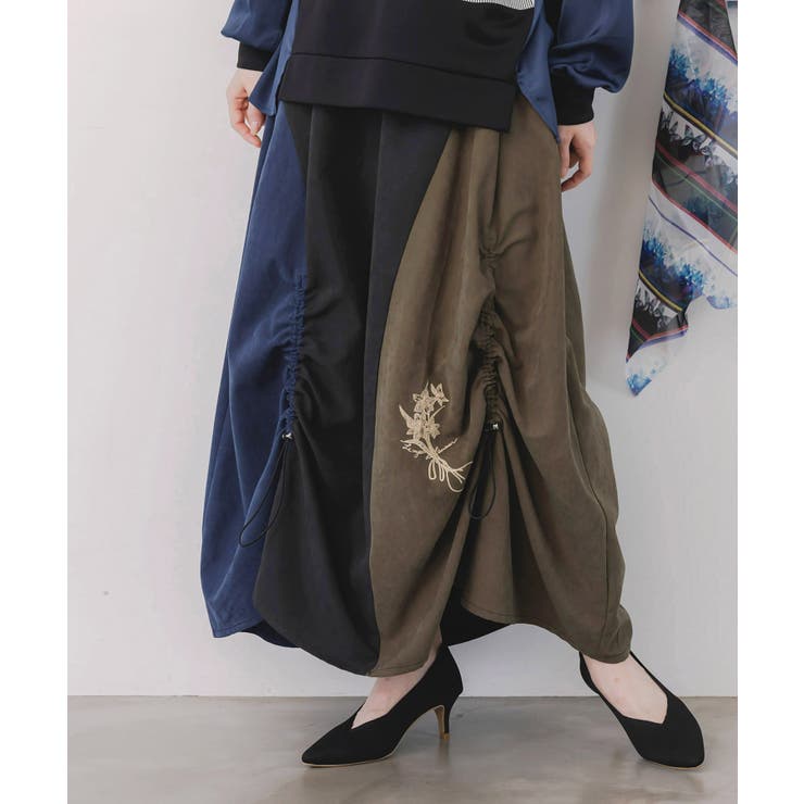 ブラック | 花刺繍バイカラー切替 ドロストスカート | ScoLar