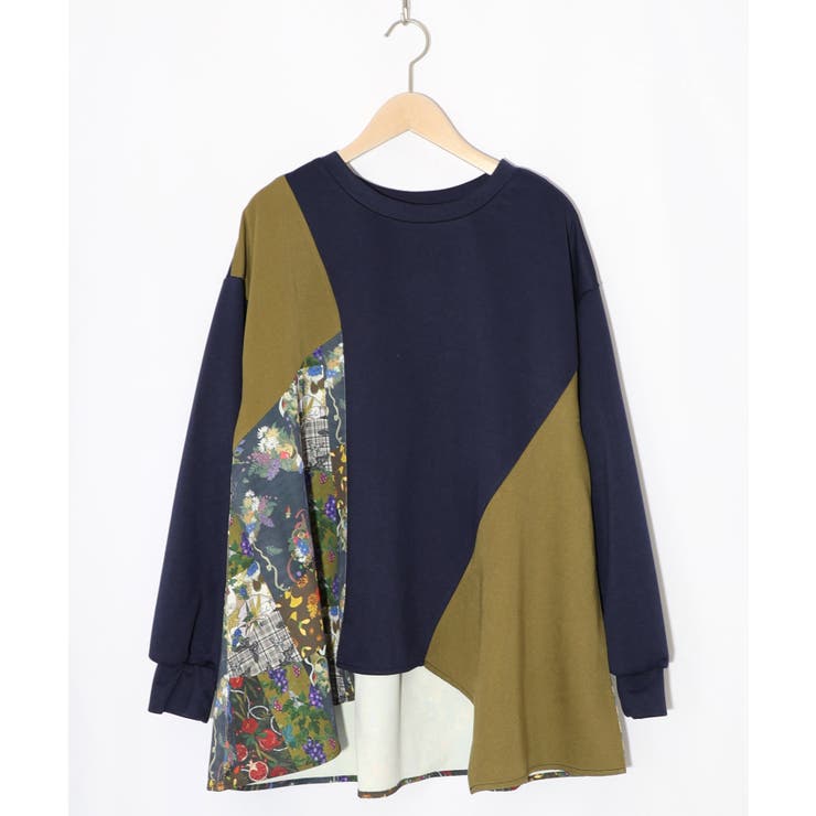 ネイビー | 花蝶柄×無地リメイク風 異素材切替プルオーバー | ScoLar