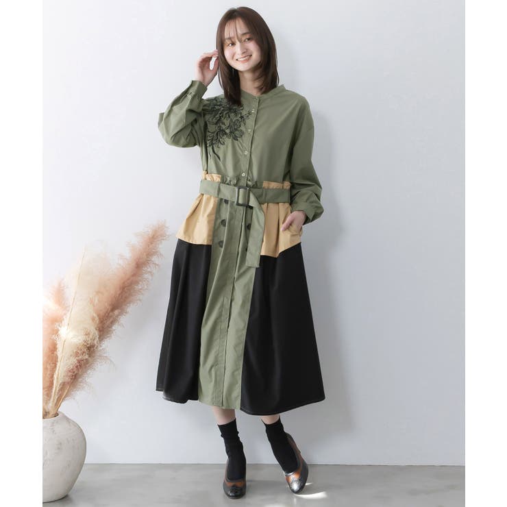 カーキ | 花刺繍トレンチコート風 異素材切替ワンピース | ScoLar
