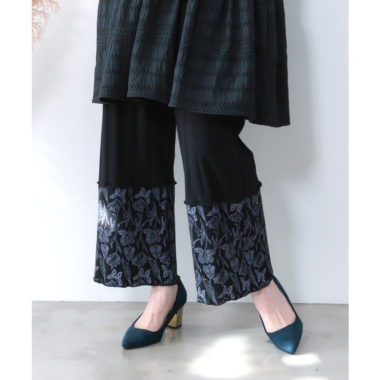 ブラック | 花蝶柄テレコ素材メロウ入りパンツ | ScoLar