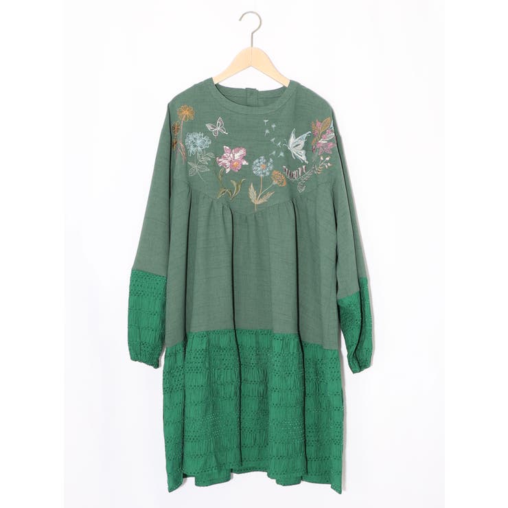 グリーン | 花蝶刺繍シャーリング生地ティアード風ワンピース | ScoLar
