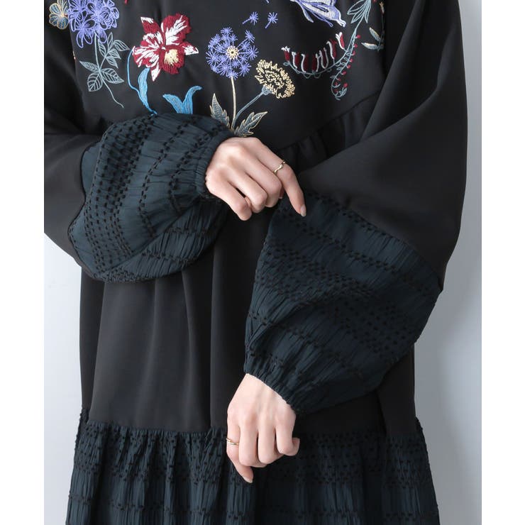 花蝶刺繍シャーリング生地ティアード風ワンピース | ScoLar | 詳細画像7 