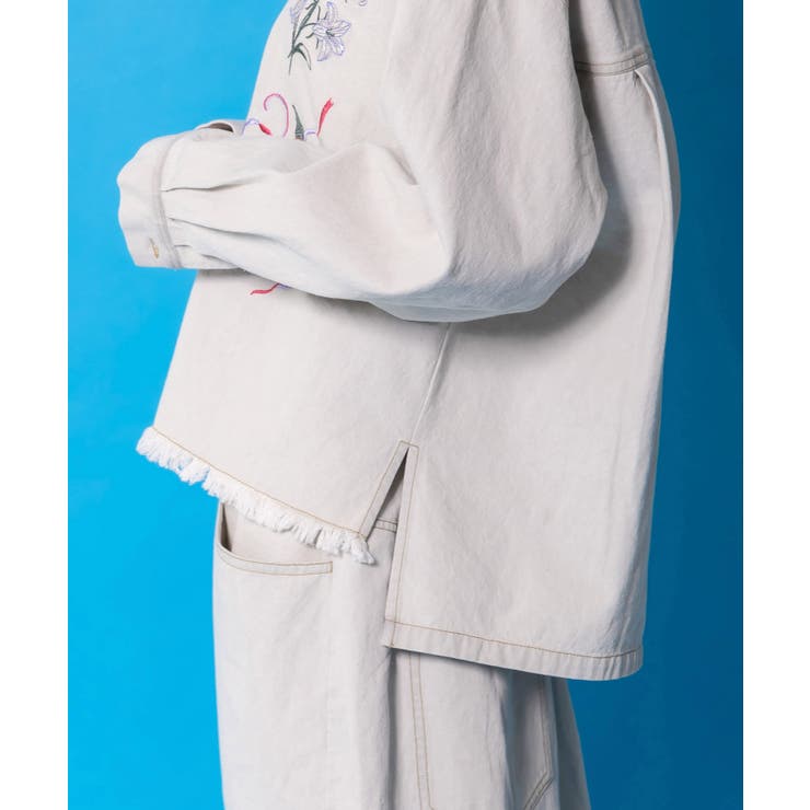 花蝶刺繍すそフリンジ入りデニムシャツ | ScoLar | 詳細画像8 