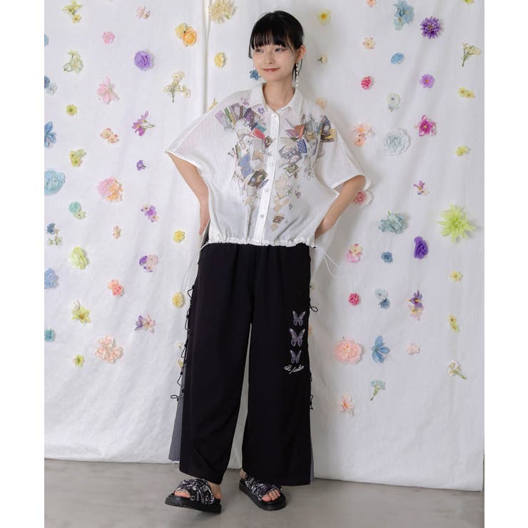 おばあちゃんの思い出本棚柄 ラメストライプシャツ[品番：SRSW0002468