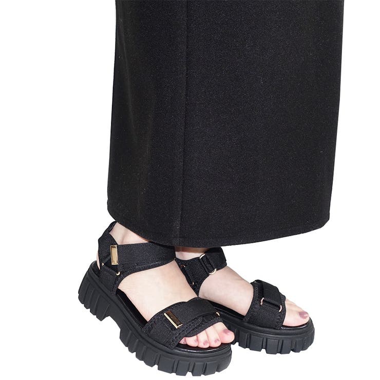 ブラック | ベルクロトラックソールスポーツサンダル 厚底 カジュアル | Scramble