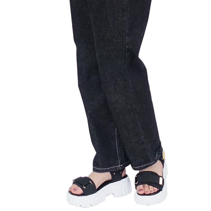 ブラック/ホワイト | ベルクロトラックソールスポーツサンダル 厚底 カジュアル | Scramble