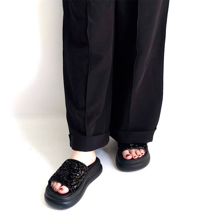 ブラック | ビジューフラットサンダル | Scramble