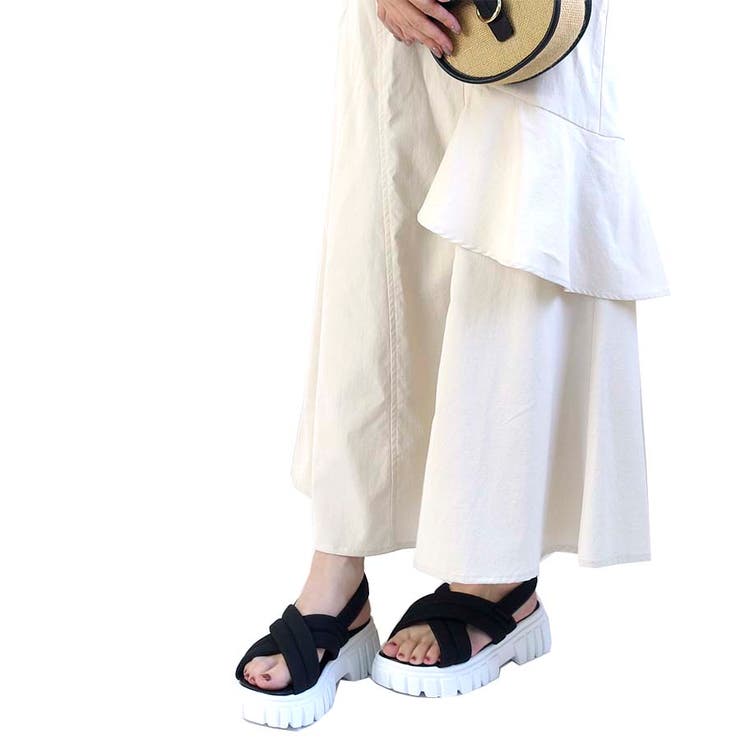 ブラック/ホワイト | クロスベルト厚底ボリュームスポーツサンダル | Scramble