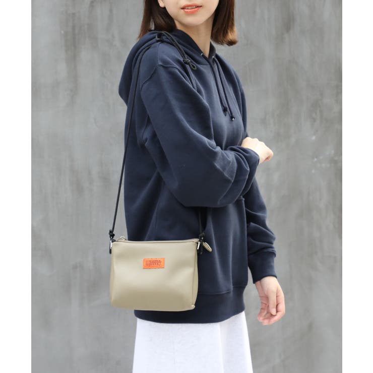 lululemon ベージュ ショルダーバッグ サコッシュ 美品 lululemon ルルレモン ショルダーバッグ サコッシュ - メルカリ
