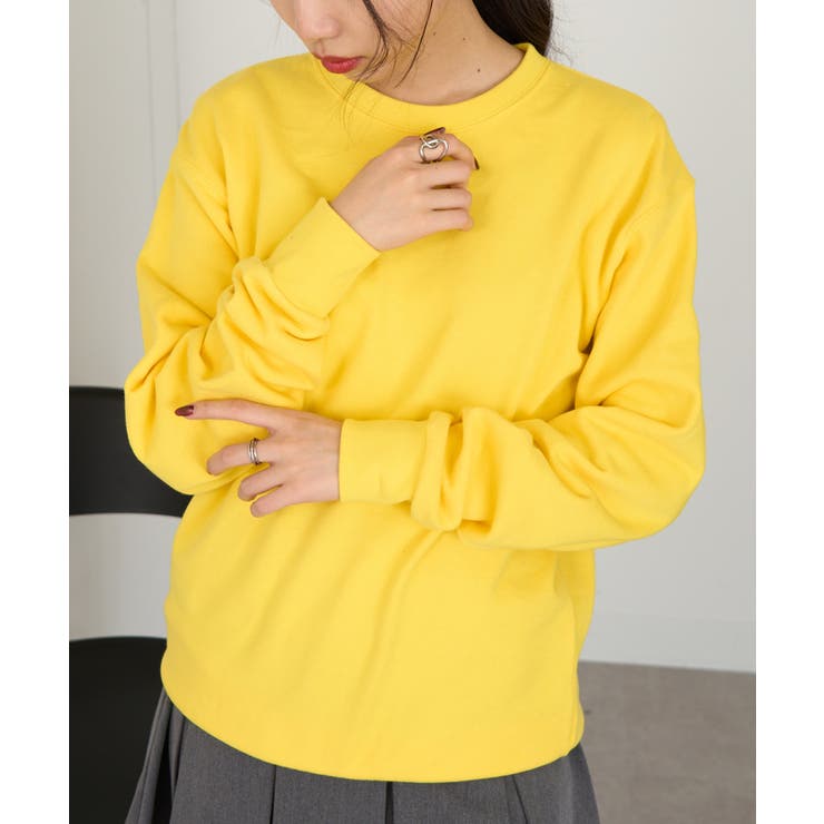 イエロー