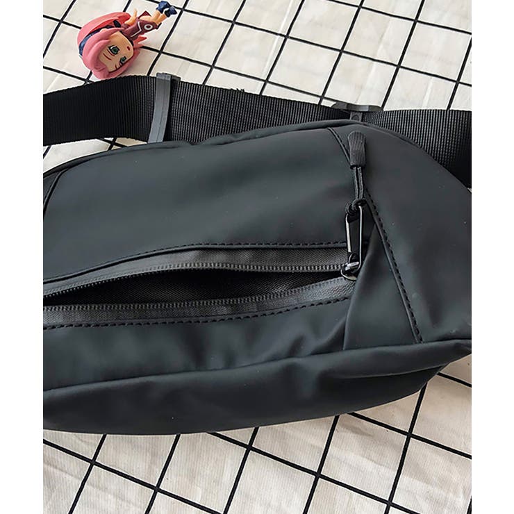 ショルダーバッグ・ポシェット +DEINET+ D STITCH PADDING BAG IN BLACK KDTUC4XB511 ボクシー フロントフラップショルダーバッグ - ジェットブラック