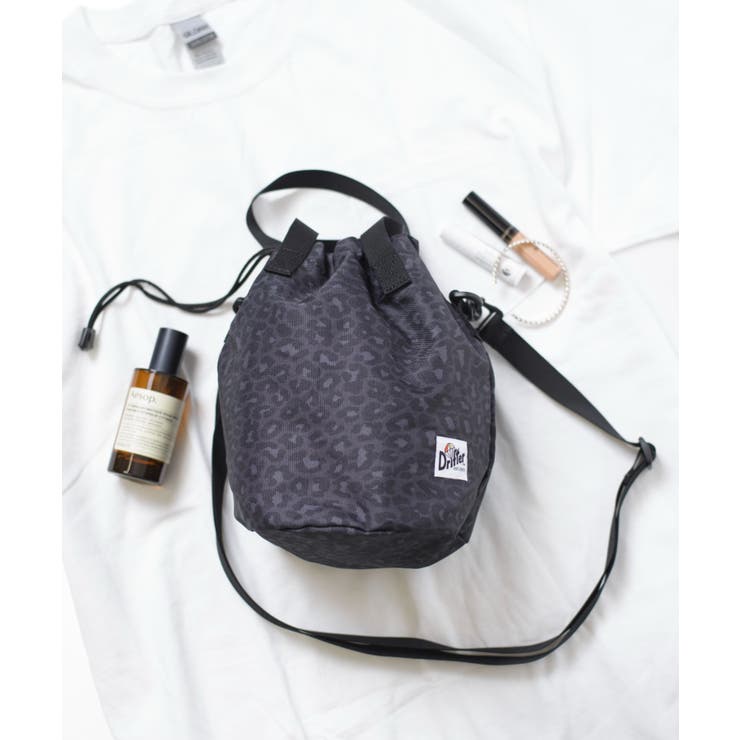 【ETTE】FIN DRAWSTRING BAG☆韓国 人気☆バッグ☆送料込 ajew(エジュー)｜Drawstring bag/ブラック の通販｜ELLESHOP
