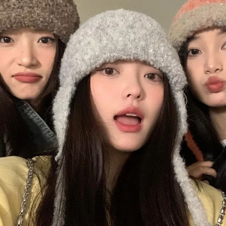 ライトグレー | グラデーションニットキャップ 韓国 ニット帽 イヤーマフラー 耳カバー  防寒 | sevens