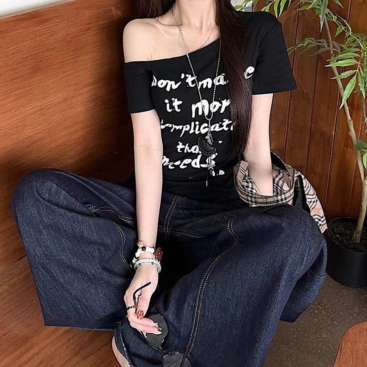 サイドシャーリングワンショルロゴプリントTシャツ | SHEENA  | 詳細画像18 