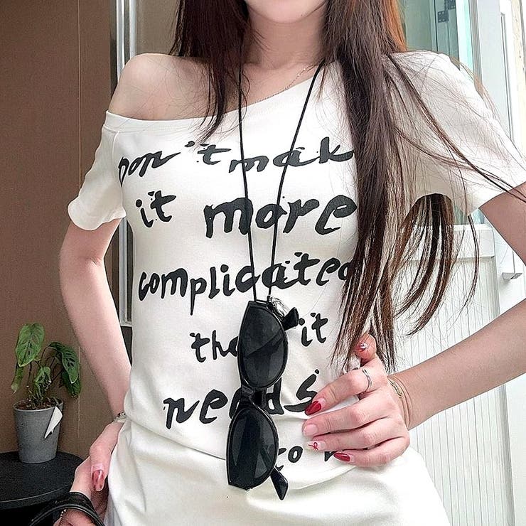 サイドシャーリングワンショルロゴプリントTシャツ | SHEENA  | 詳細画像7 