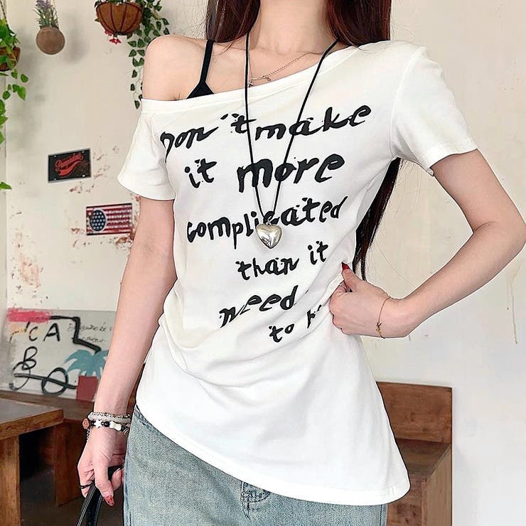 ホワイト | サイドシャーリングワンショルロゴプリントTシャツ | SHEENA 
