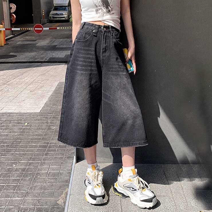 【オシャレに決まる】CHANEL バミューダ パンツ CHANEL(シャネル) ショートパンツ(レディース) - 海外通販のBUYMA