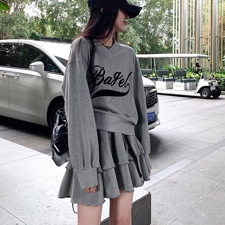 Vネックロゴトレーナー×ティアードミニスカート 2点SET 秋 | SHEENA  | 詳細画像2 