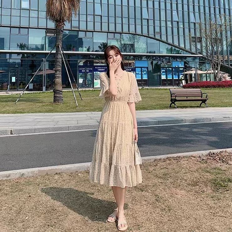 Adrianna Papell☆アジサイ色の上品フローラル柄ワンピース Adrianna Papell☆アジサイ色の上品フローラル柄ワンピース
