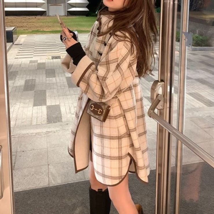 ハイネックチェック柄ケープ風コート[品番：SHNW0010422]｜Achic