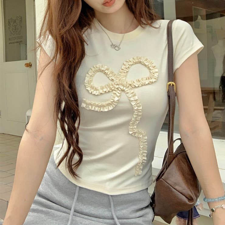 極美品 2019年フォクシーバックリボン可愛いティーシャツ 1.jpg