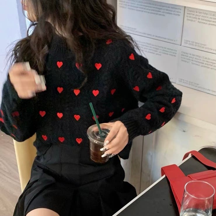 ブラック | ハートプリント丸首ニット | LADY LIKE 