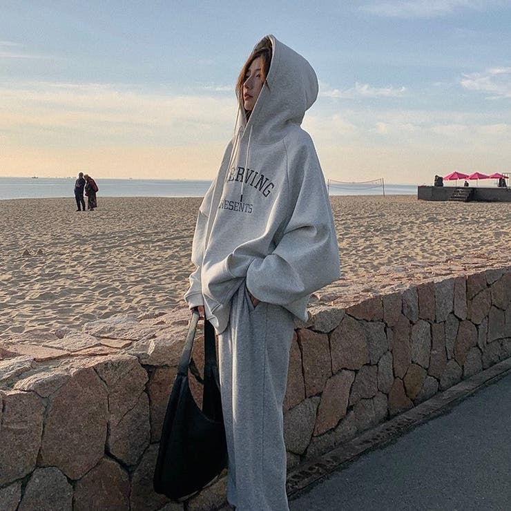 カレッジロゴポケ付きパーカー[品番：SHNW0012184]｜LADY LIKE