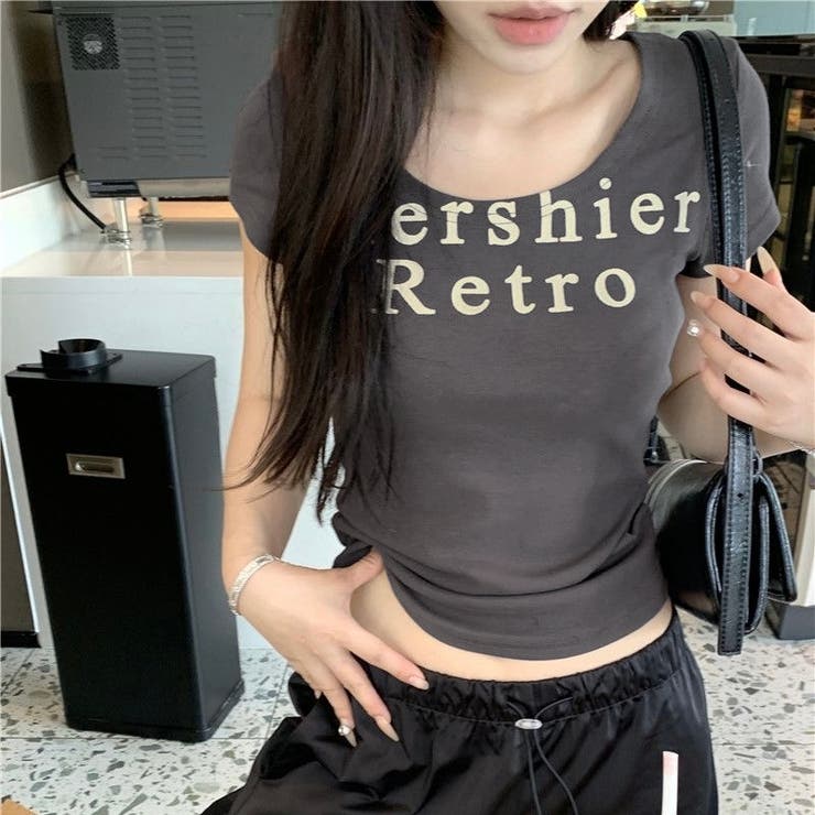 【春夏新作】ラウンドネックロゴTシャツ | LADY LIKE  | 詳細画像1 