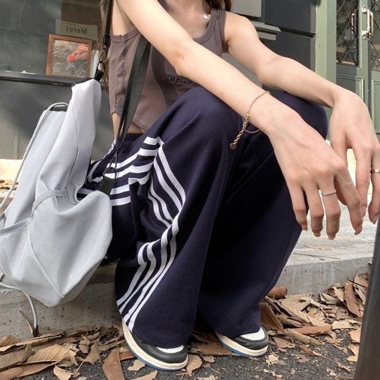 サイドライン入りトラックパンツ[品番：SHNW0010717]｜LADY LIKE