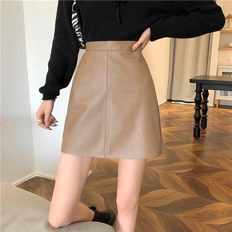 ベージュ | フェイクレザー台形ミニスカート | LADY LIKE 