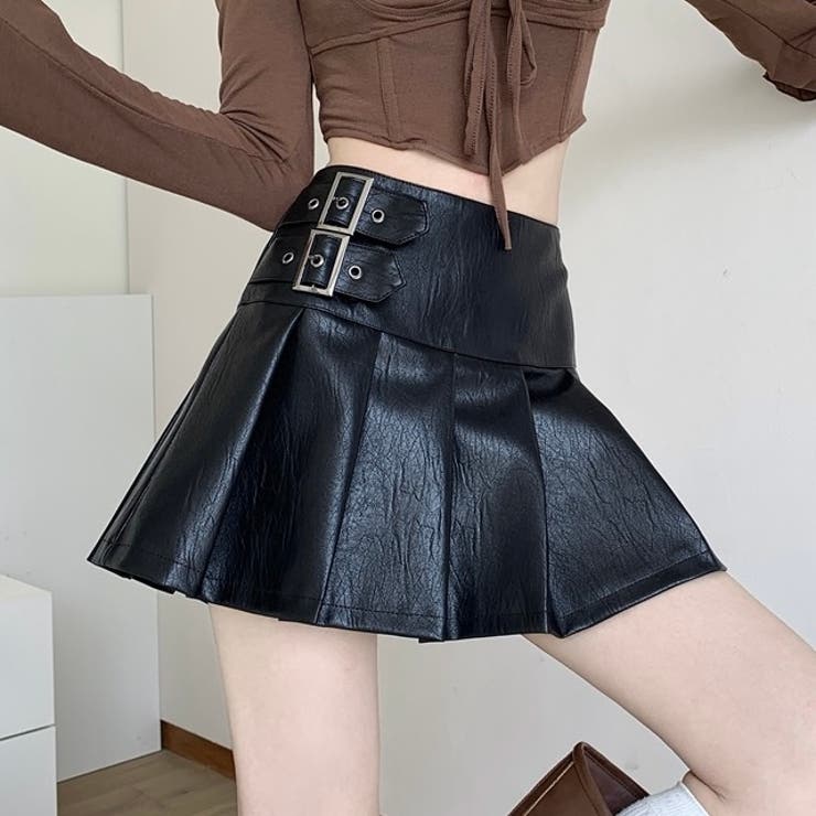 ダブルバックル付きフェイクレザープリーツミニスカート[品番
