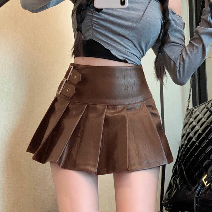 ダブルバックル付きフェイクレザープリーツミニスカート[品番