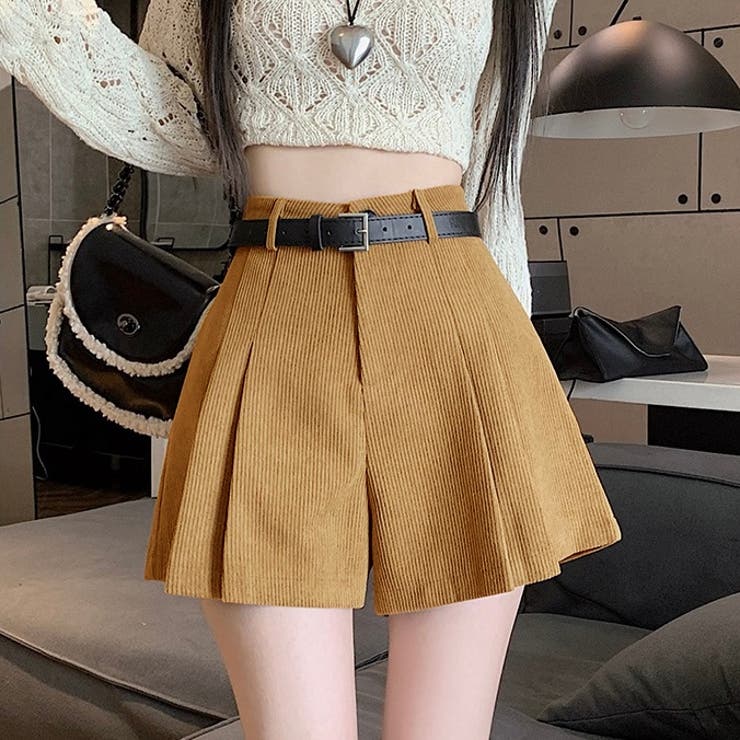 LILY BROWN（リリーブラウン）の「フロントビットショートパンツ