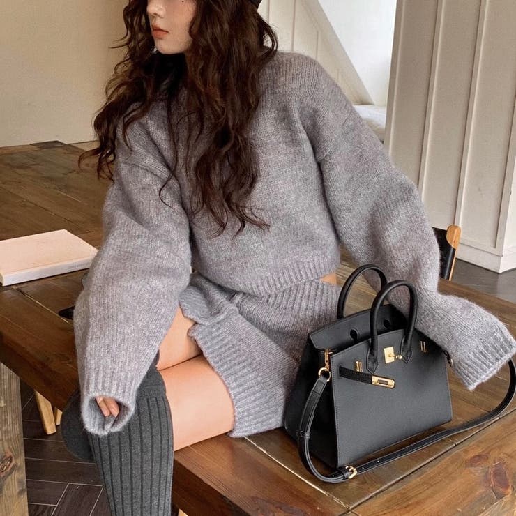 ボタンスカート付きクロップド丈ニットセットアップ[品番