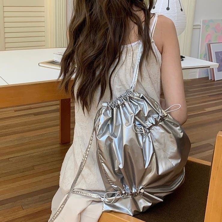 春夏新作】くしゅくしゅデザインメタリックナップザック[品番