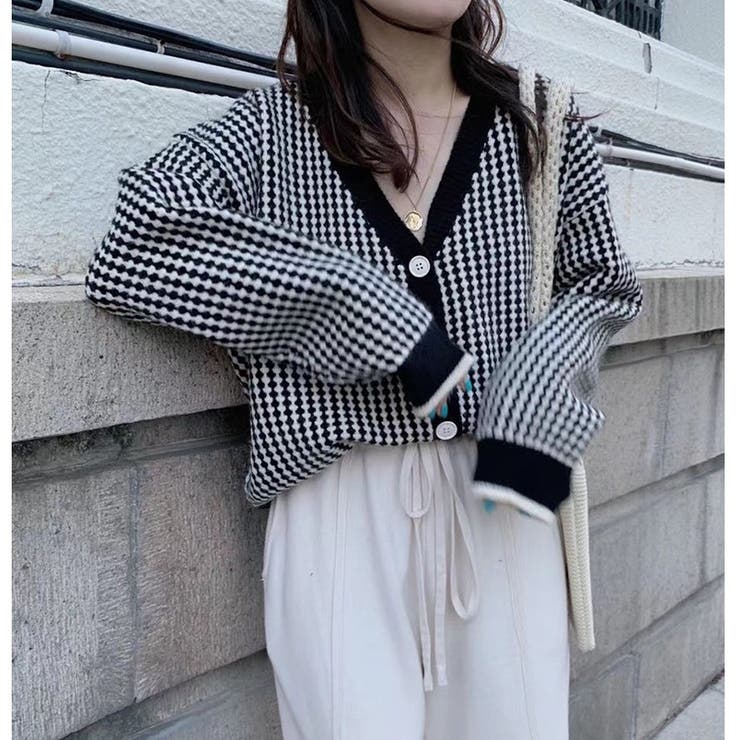 レトロが決め手。Vネックニットカーディガン 韓国ファッション 春