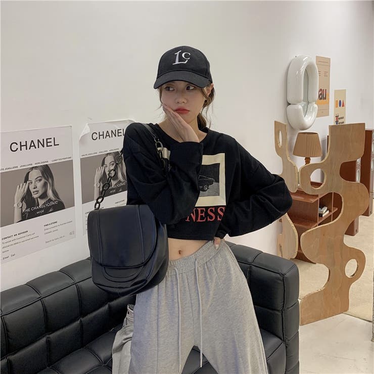 CHANEL リップ柄 Tシャツ ミニ 丈短め CHANEL リップ柄 Tシャツ ミニ 丈短め