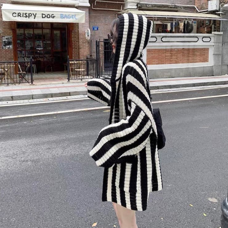 スタイリングに存在感を放つ。ストライプカーディガン 韓国