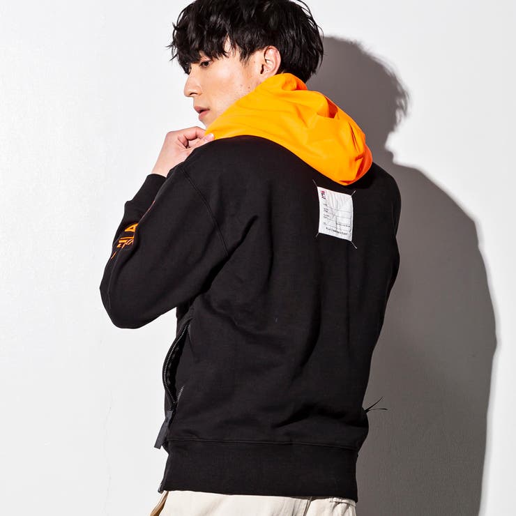 フィラフワモコパーカーS FILA（フィラ）の「∴WEGO/FILA別注ワッペンロゴプルパーカー
