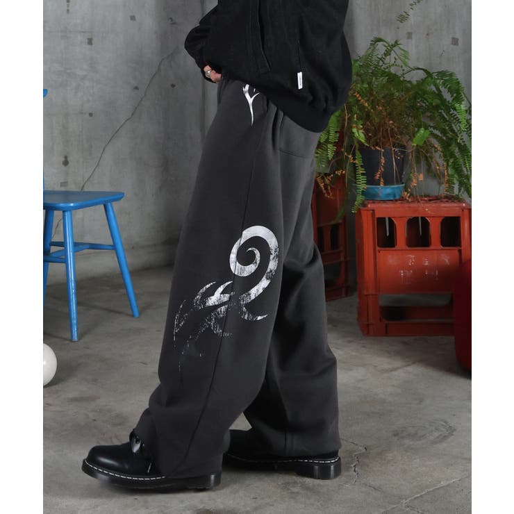 ILL S(イルズ)メタルプリント トライバルワイドスウェットパンツ | SHIFFON  | 詳細画像2 