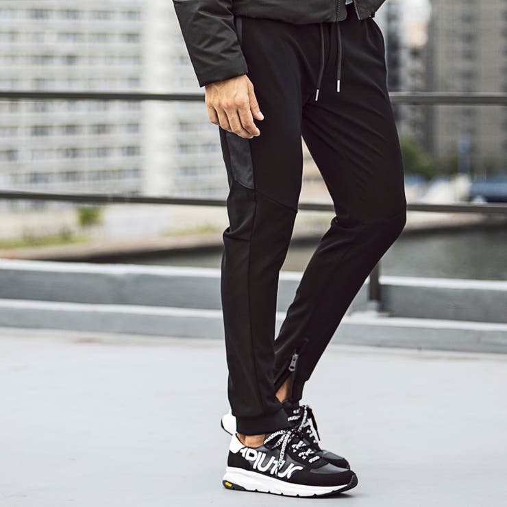 【1PIU1UGUALE3 RELAX】サイドレザージョガーパンツ 1PIU1UGUALE3 RELAX サイドレザージョガーパンツ[品番：SHNM0003375