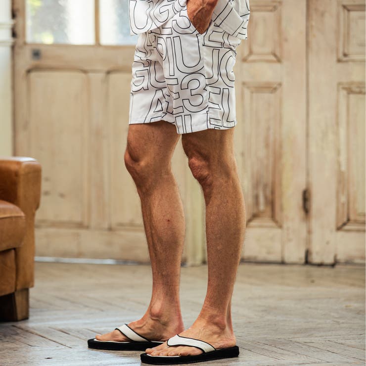 1PIU1UGUALE3 RELAX 総柄ロゴショーツ[品番：SHNM0003625]｜SHIFFON