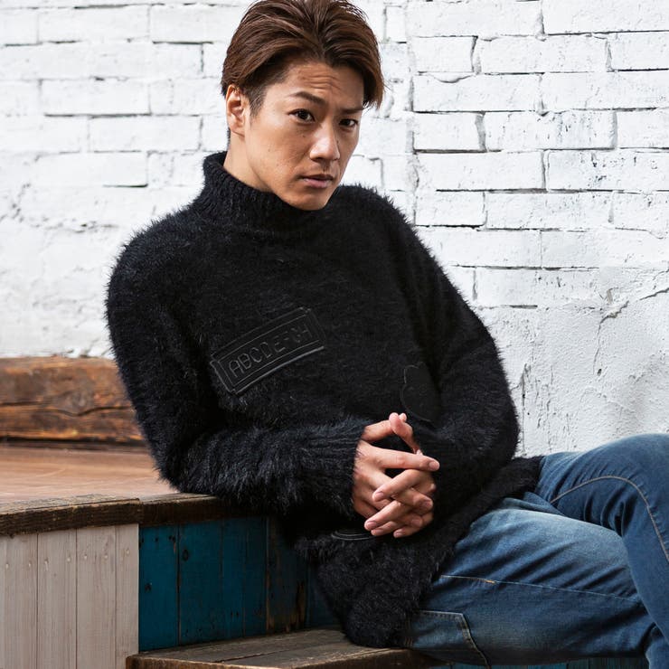 1PIU1UGUALE3 RELAX ワッペンデザイン起毛タートルネックニット[品番