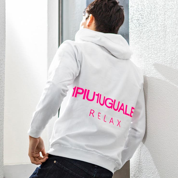 1PIU1UGUALE3 RELAX ネオンカラーバックロゴプルオーバーパーカー[品番