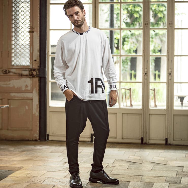 1PIU1UGUALE3 RELAX ワイドネックロゴ長袖Tシャツ[品番：SHNM0003361