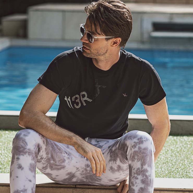 1PIU1UGUALE3 RELAX グラデーションロゴ半袖Tシャツ[品番
