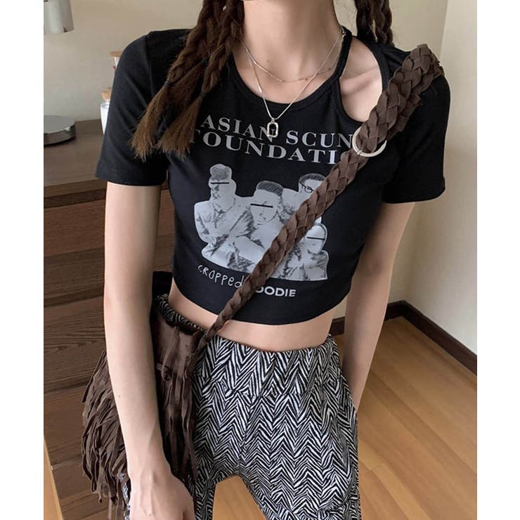 ブラック | 春新作 ショルダーカットアウト ショート丈チビTシャツ | ShopNikoNiko