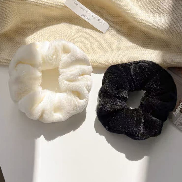 ヘアゴム シュシュ フワフワ[品番：JRKW0004600]｜shoppinggo